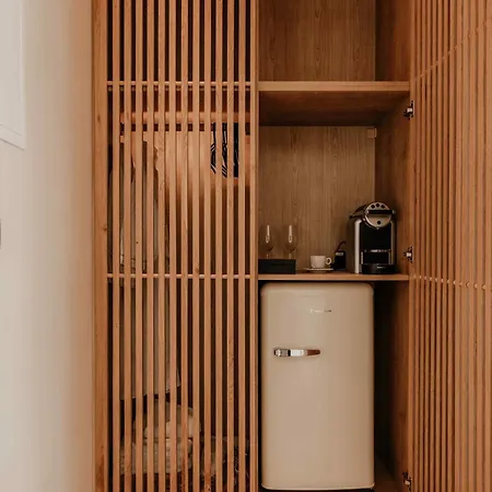 Ostrako Beachside Apartament *